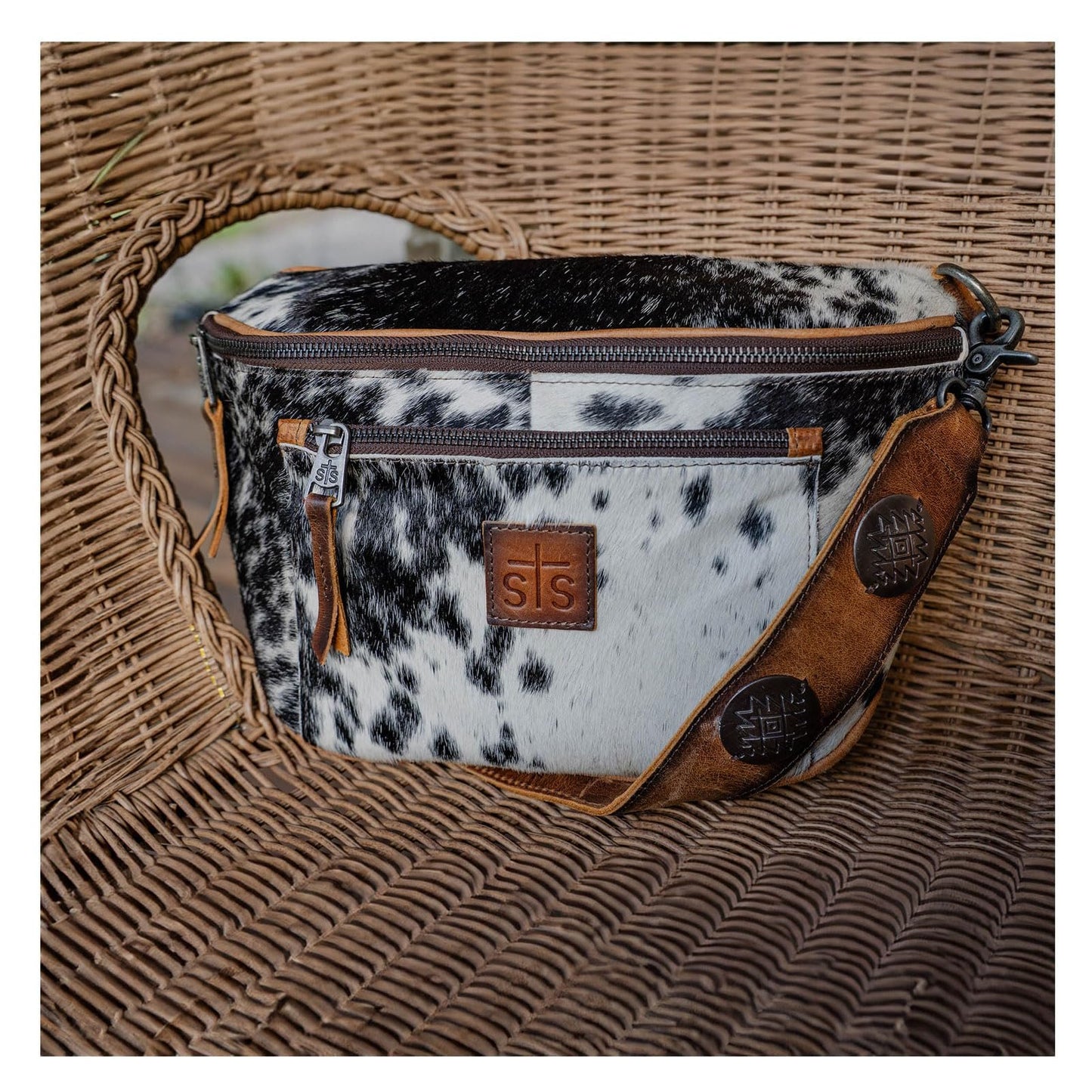 STS Ranchwear Womens Vaquero Sachi Cowhide/Tan Leather Sling Bag OS