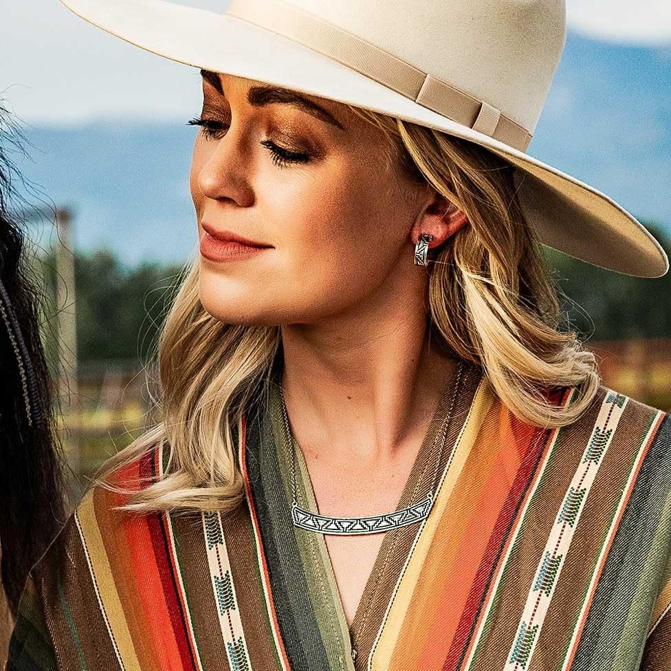 Montana Silversmiths Southwestern Escape Hoop Earrings - ER5592