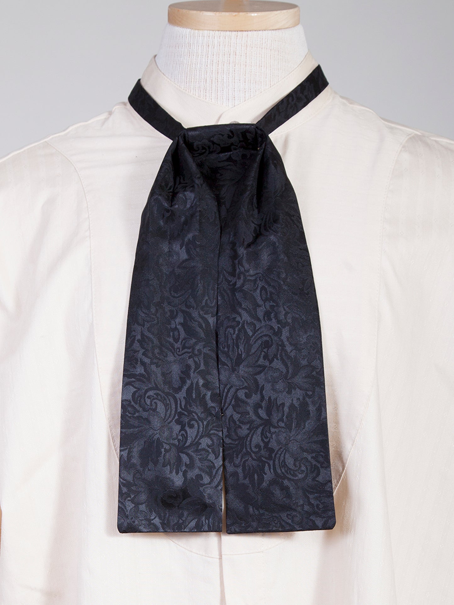 Scully RangeWear Men's Silk Puff Tie in Black