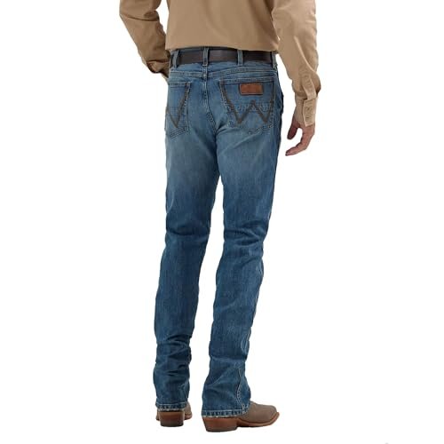 Wrangler Men's Retro® Slim Boot Jean - Bryson (US, Waist Inseam, 38, 30, Blue)