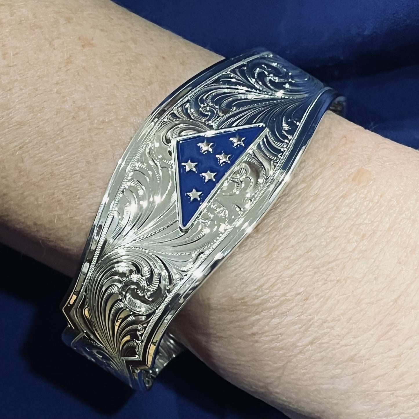 Montana Silversmiths Folds of Honor Remembrance Cuff Bracelet