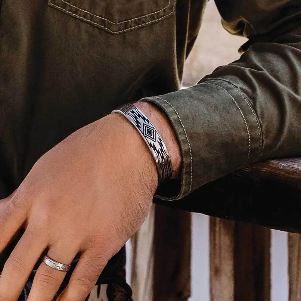 Montana Silversmiths Prairie's Call Men's Bracelet
